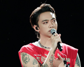 33 anh tài bật khóc trong đêm concert cuối Anh trai vượt ngàn chông gai