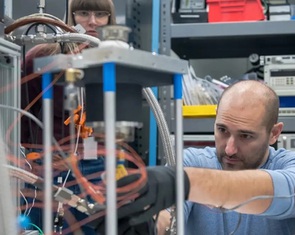 NASA chế tạo loại pin xài hơn 400 năm