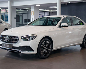 Tin tức giá xe: Mercedes-Benz E-Class giảm tới 800 triệu, giá thực tế tiệm cận Toyota Camry