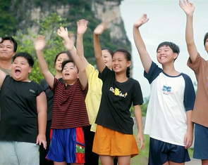 Tuổi thơ 'dữ dội' trong Cách em 1 milimet