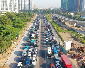 Nút giao An Phú, vòng xoay Phú Hữu ùn ứ, cao tốc thông thoáng trong ngày đầu năm mới