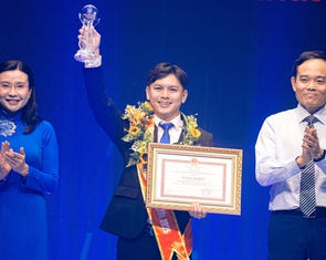 TP.HCM tuyên dương 12 Công dân trẻ tiêu biểu 2025