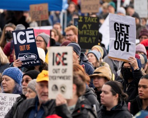 Toàn cảnh biểu tình chống ICE khắp nước Mỹ sau vụ đặc vụ bắn chết người