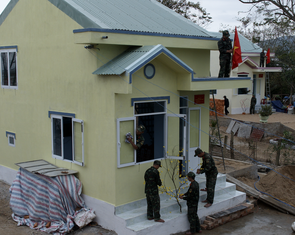 Ngắm những ngôi nhà tuyệt đẹp được 'hồi sinh' ở rốn lũ Hòa Thịnh