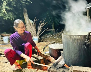 Thấy nồi bánh của mẹ là biết Tết về