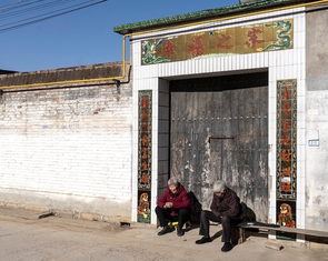 Bầu trời xanh Bắc Kinh và bài toán bất bình đẳng xã hội