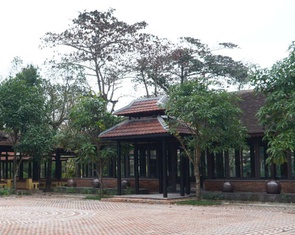 Di tích Đại Nội Huế mọc thêm nhiều nhà rường ‘lạ’