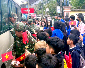 Chiến dịch Quang Trung: Quân dân bịn rịn chia tay