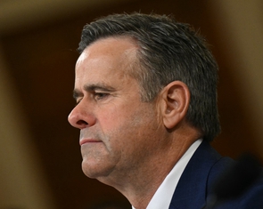 Giám đốc CIA truyền thông điệp gì khi đến Caracas gặp Tổng thống lâm thời Venezuela?