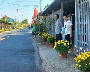 Mặt sau cánh cửa