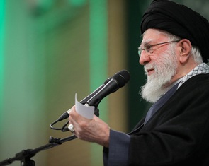 Lãnh tụ tối cao Iran cáo buộc ông Trump là 'tội phạm xúi giục nổi loạn'