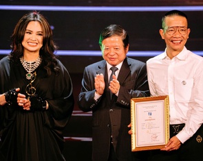 Hồng Nhung, Thanh Lam nhận giải Sol vàng của Hội Nhạc sĩ Việt Nam, Soobin là ca sĩ xuất sắc