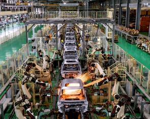 Kinh tế Việt Nam trước ngưỡng phát triển quyết định