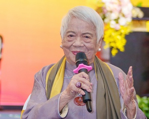 Đạo diễn Xuân Phượng và kỷ niệm khó quên về áo dài trên đất Mỹ