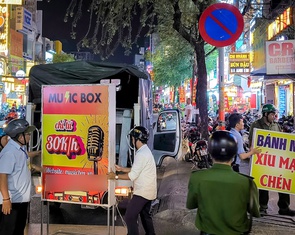 Kiểm tra ngày đêm, phường Thạnh Mỹ Tây kiên quyết với lấn chiếm vỉa hè đường Nguyễn Gia Trí