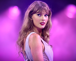 Taylor Swift làm nên lịch sử khi được vinh danh vào Đại sảnh Danh vọng Nhạc sĩ