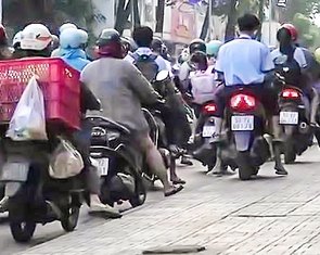 Tra cứu 138 xe máy vi phạm chạy trên vỉa hè đường Quang Trung thuộc phường Gò Vấp, An Hội Tây