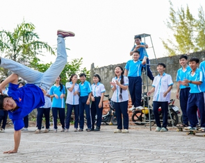 Trường ở Cà Mau mở 28 câu lạc bộ miễn phí, mời nghệ sĩ, võ sư dạy học sinh