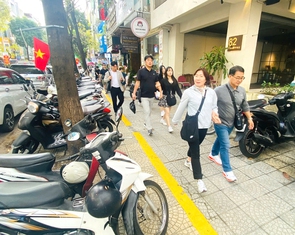 Lấn chiếm vỉa hè: Cần quy hoạch, thiết kế, tuyên truyền, đối thoại rồi mới xử phạt