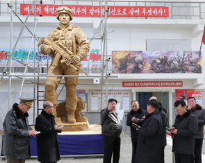 Ông Kim Jong Un thị sát xây tượng đài binh sĩ Triều Tiên tử trận ở nước ngoài