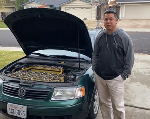 Xe xăng hoán cải thành xe điện chạy bền bỉ suốt 10 năm, Tesla ấn tượng tuyển ngay chủ xe làm việc