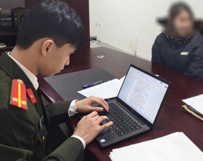 Xử phạt người phụ nữ đăng tin 'cấm xe tải để bán giấy đi đường' ở Hà Nội