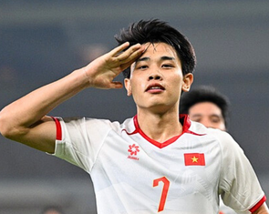 Đình Bắc ngược dòng ngoạn mục trước 2 ngôi sao Trung Quốc