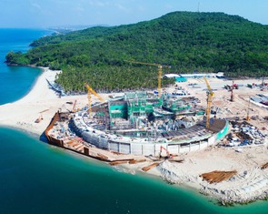 Hàng ngàn công nhân ‘làm nóng’ đại công trường các dự án đón APEC 2027 ở Phú Quốc