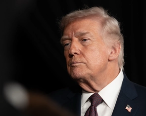 Ông Trump gọi nạn nhân bị đặc vụ ICE bắn chết là 'kẻ kích động'