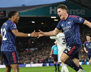 Arsenal trở lại mạch thắng, bỏ xa Man City 7 điểm