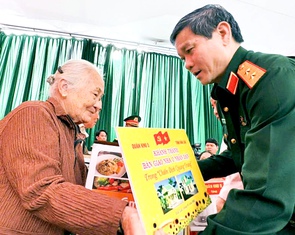 Bàn giao nhà 'Chiến dịch Quang Trung' cho người dân vùng lũ Gia Lai, Khánh Hòa