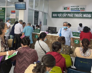 Vì sao nhiều người bệnh vẫn chưa được kê đơn thuốc 2-3 tháng dù bệnh ổn định?