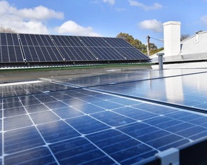 Hà Nội phấn đấu đến năm 2030 50% tòa nhà công sở sử dụng điện mặt trời mái nhà