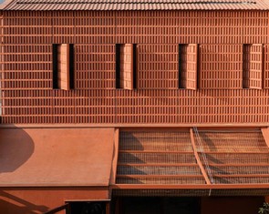 Ngôi nhà đa thế hệ ở Việt Nam vào top 5 nhà đẹp nhất tháng 12-2025 của tạp chí kiến trúc Anh