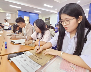 Nâng chuẩn đại học để thoát tư duy 'chỉ dạy, ít nghiên cứu'