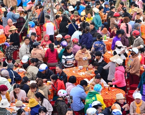 Ăn phở yêu thương giữa những yêu thương