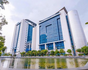 Những 'siêu đại học' đào tạo hàng chục ngàn sinh viên và doanh thu nghìn tỉ đồng