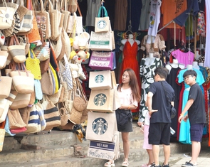 Siết hàng giả, hàng nhái: vì lợi ích của người dân, du khách