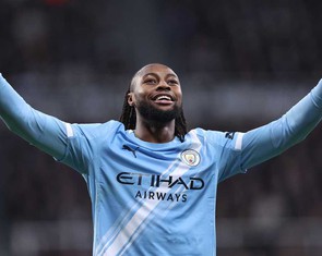 Man City gây sức ép lớn lên Arsenal