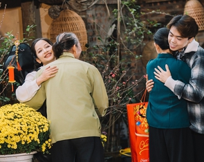 Nghe ‘Tết bình an bên nhau’ của ‘cây đàn tỳ bà’ Vũ Diệu Thảo, chỉ muốn về nhà