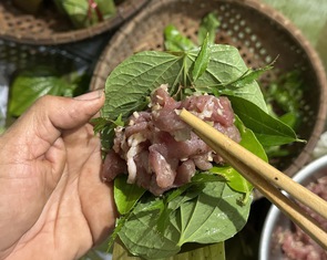 Dậy mùi nem chua Tết đất Quảng