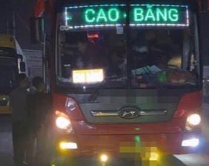 'Nhồi' 109 người trên xe 45 chỗ, tài xế và chủ xe khách bị phạt 225 triệu đồng