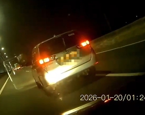 Cảnh sát giao thông cảnh báo 'chuyển làn không xi nhan' trên cao tốc dễ xảy ra tai nạn nghiêm trọng