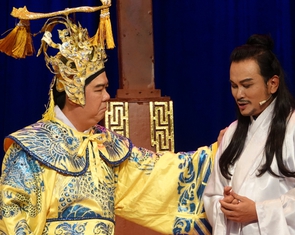 Sân khấu tưng bừng kịch Tết