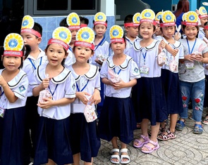 Tuyển sinh đầu cấp ở TP.HCM: Không muốn cho con học ở nơi thường trú, phải làm sao?