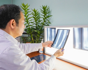 Niềm vui Ngày Thầy thuốc Việt Nam 27-2: Kỳ tích điều trị thành công cho trẻ mắc ung thư phức tạp