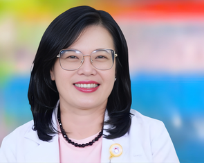 Người phụ nữ 'chèo lái' Bệnh viện Hùng Vương vươn tầm quốc tế