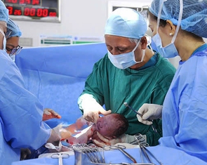 'Vẽ lại' thế trận y tế ở siêu đô thị TP.HCM