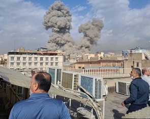 NÓNG: Mỹ và Israel hiệp lực tấn công Iran; Tehran phóng tên lửa trả đũa