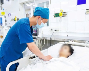 Khó thở trong lớp học, học sinh nguy kịch vì bệnh di truyền hiếm